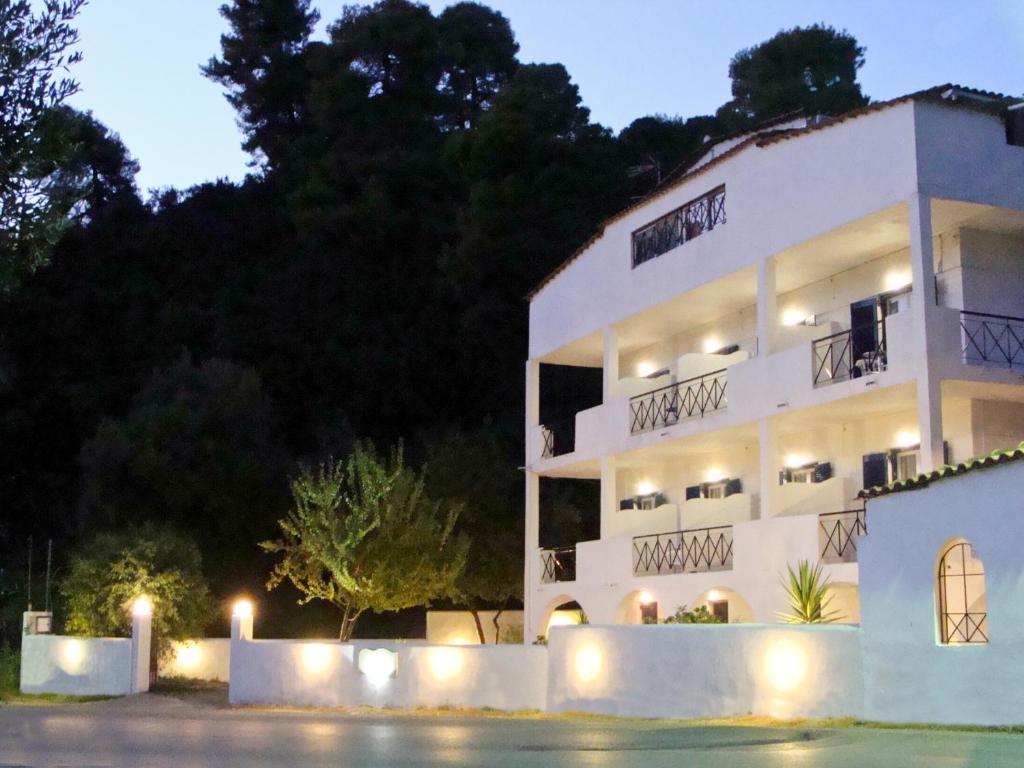 Villa Diamanti Kanapitsa  ภายนอก รูปภาพ